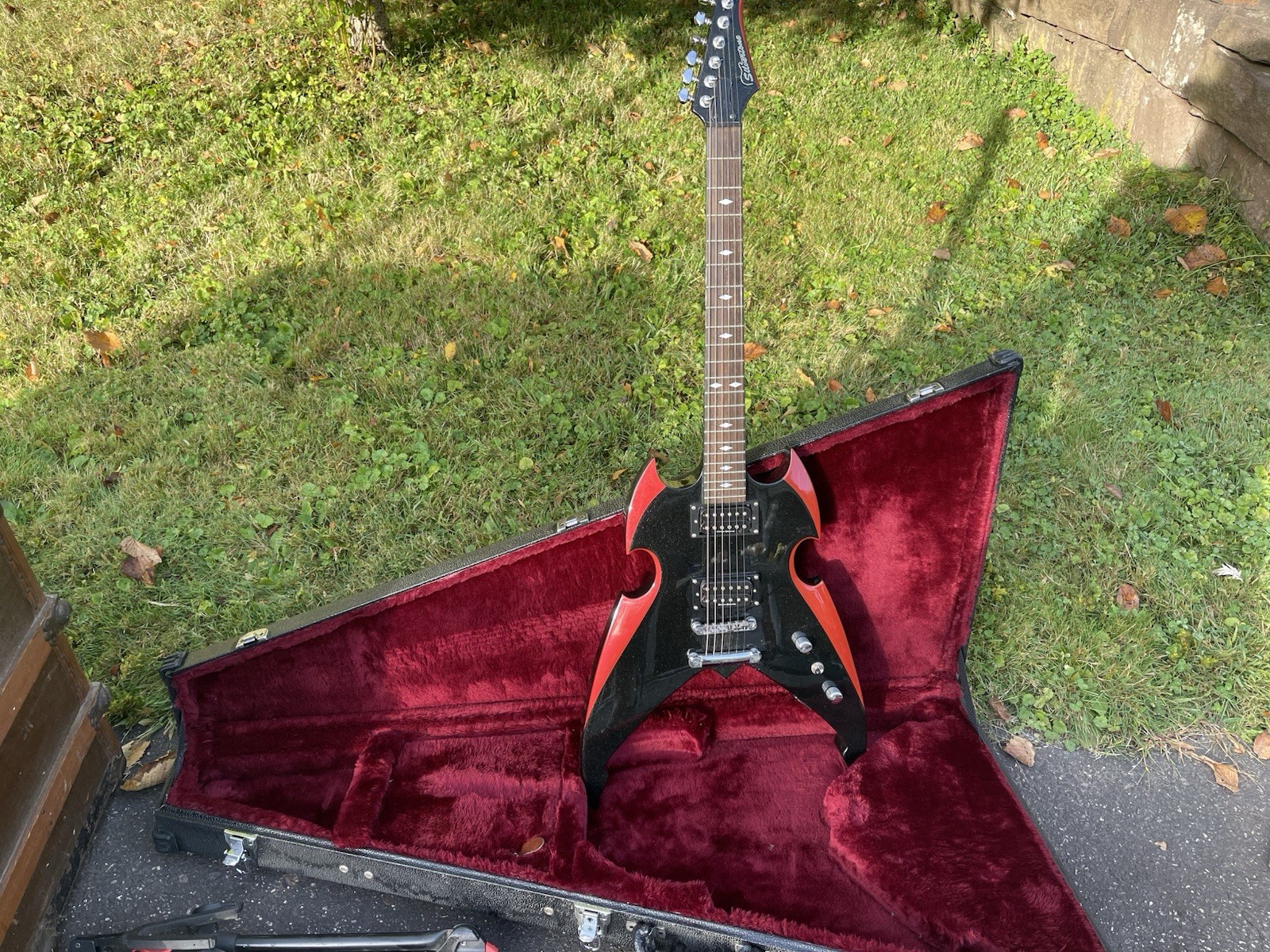 Paul Stanley Apocalypse Guitar (Pro Model) With Custom Silvertone Hard Case