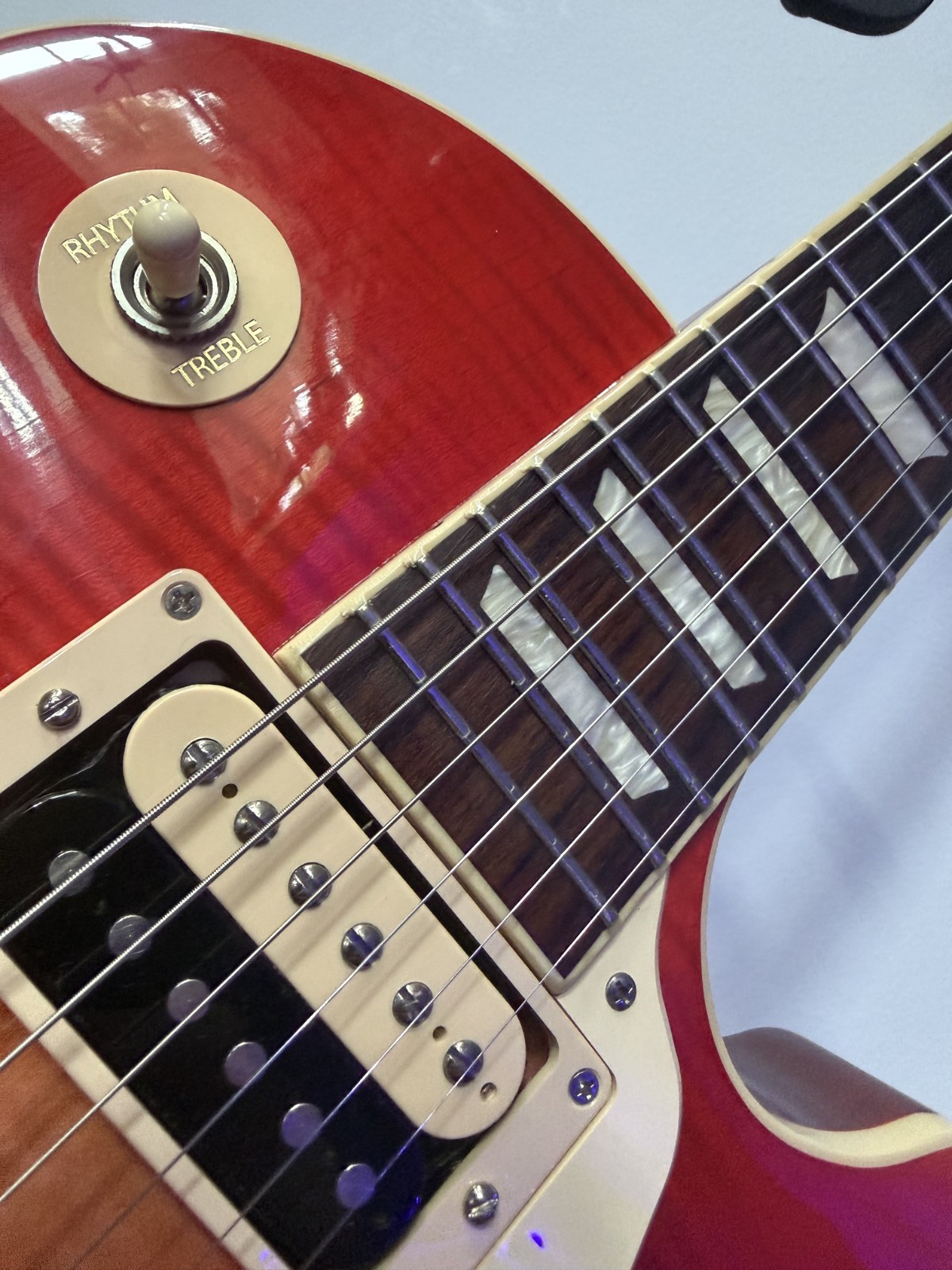 Gibson Les Paul Traditional Pro V Washed Cherry Sunburst Flametop.