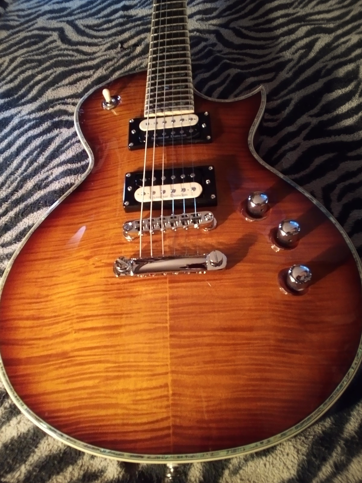 ESP LTD EC-1000 Deluxe Amber Highly Flamed, Seymour Duncans, Hard Case 2005