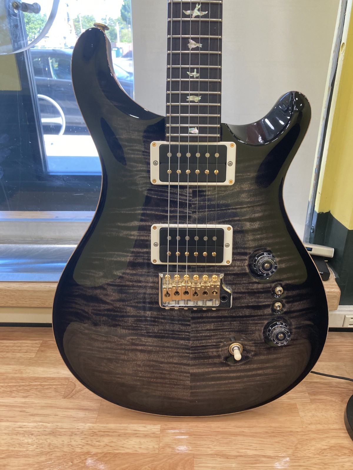 PRS 35TH ANNIVERSARY CUSTOM 24 WITH 10 TOP IN CHARCOAL BURST-GREAT CONDITION!!!