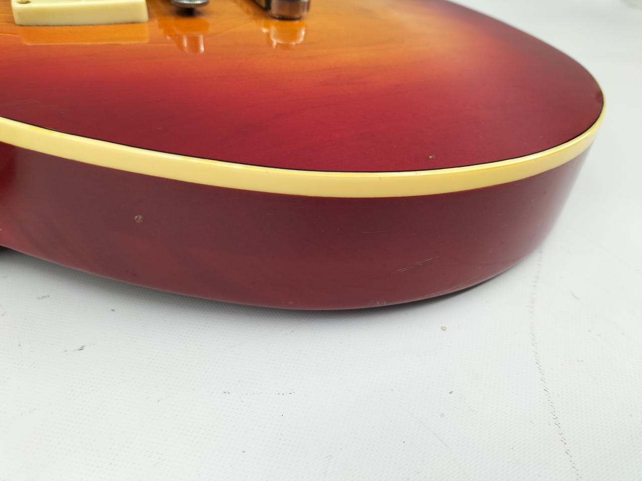 Yamaha Sl380 Electric Guitar Les Paul Type Safe delivery from Japan