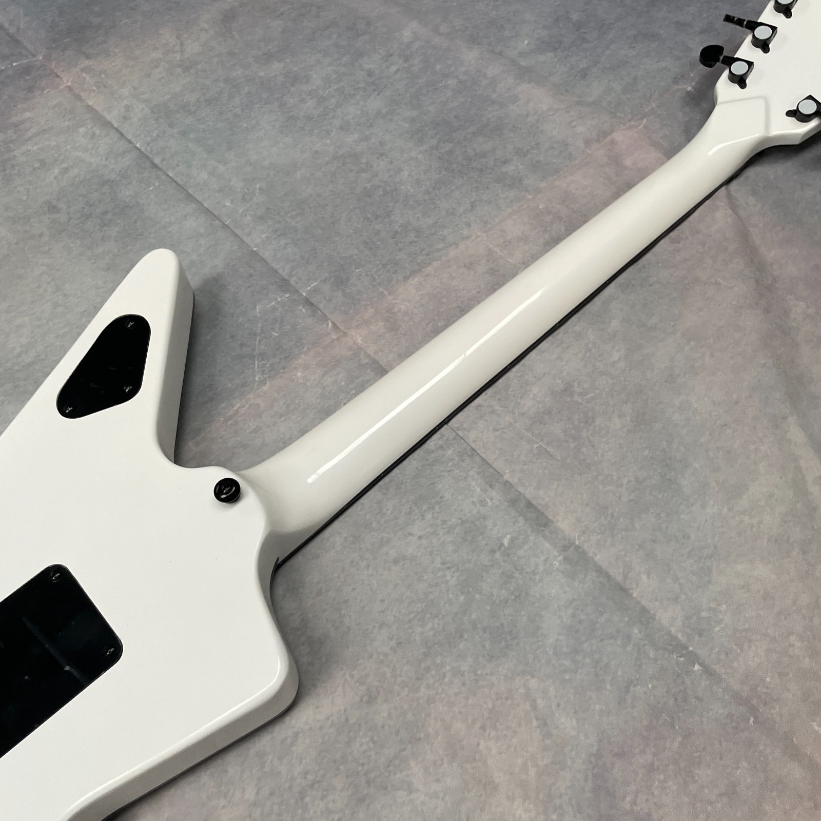 White Dime Washbun Electric Guitar Rosewood Fretboard Black Lightning Fast 9days