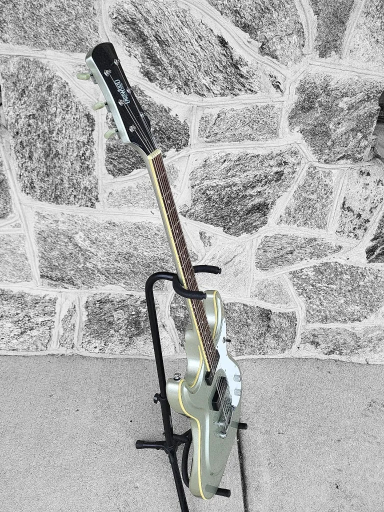 Eastwood Sidejack Std Baritone Electric Guitar