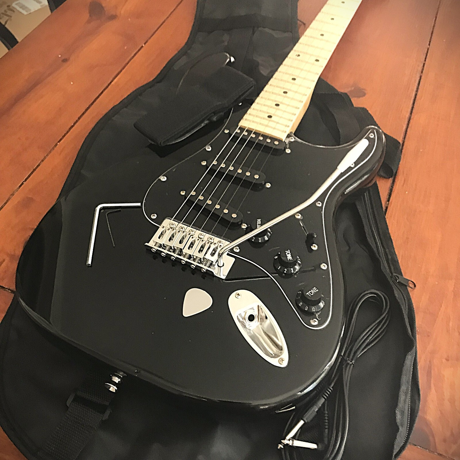 Black Solid Body Electric Guitar Package, Maple Neck, S-S-S Pickups with Gig Bag