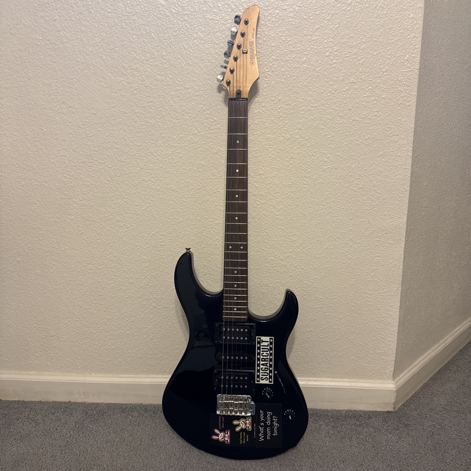 Yamaha ERG121 Electric Guitar SuperStrat BLACK with gig bag