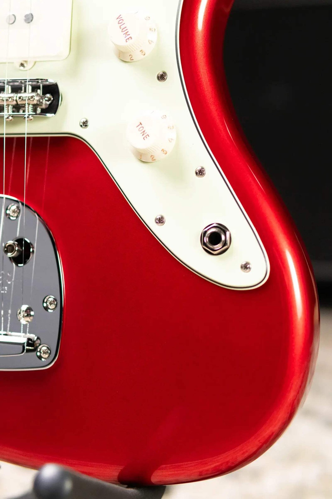 Fender Vintera III Mid ’60s Jazzmaster Electric Guitar – Candy Apple Red with Gi