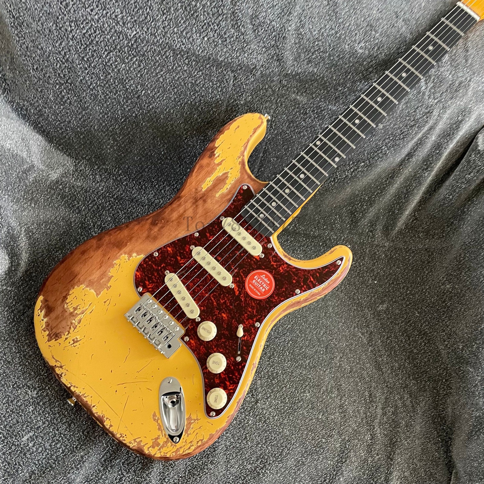 Vintage ST Electric Guitar 3S Pickups Rosewood Fretboard Tremolo Bridge Yellow