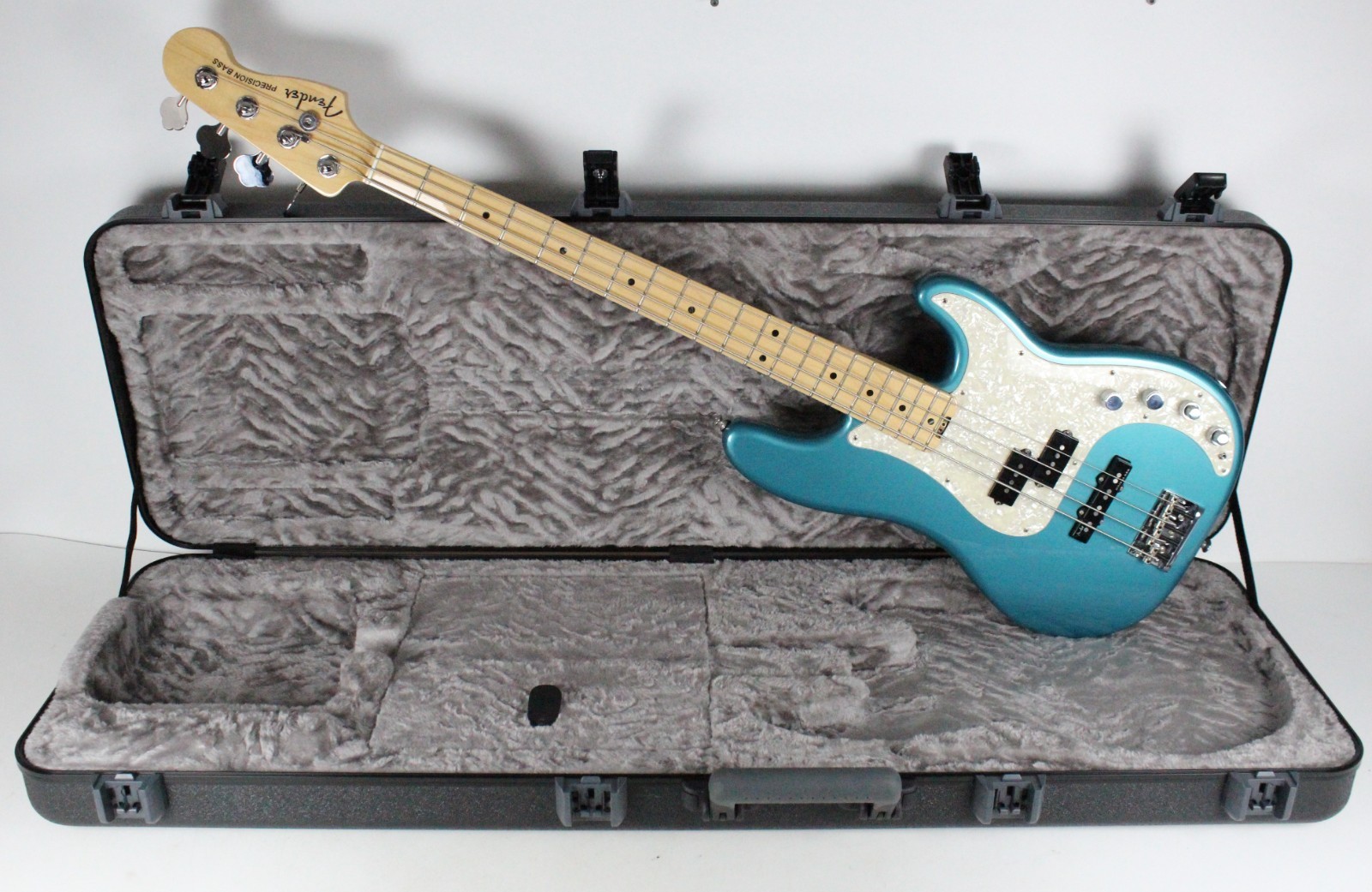 2018 Fender American Elite Precision Bass Ocean Turquoise OHSC USA Noiseless P-B