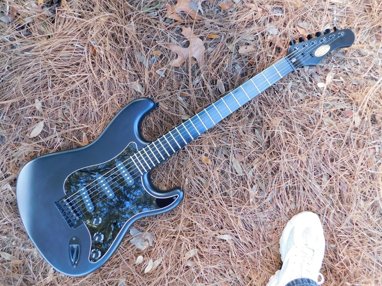 Stagg Matte Black Strat, Squier Pickups, Custom Wiring,Capacitor Upgrade, Nice