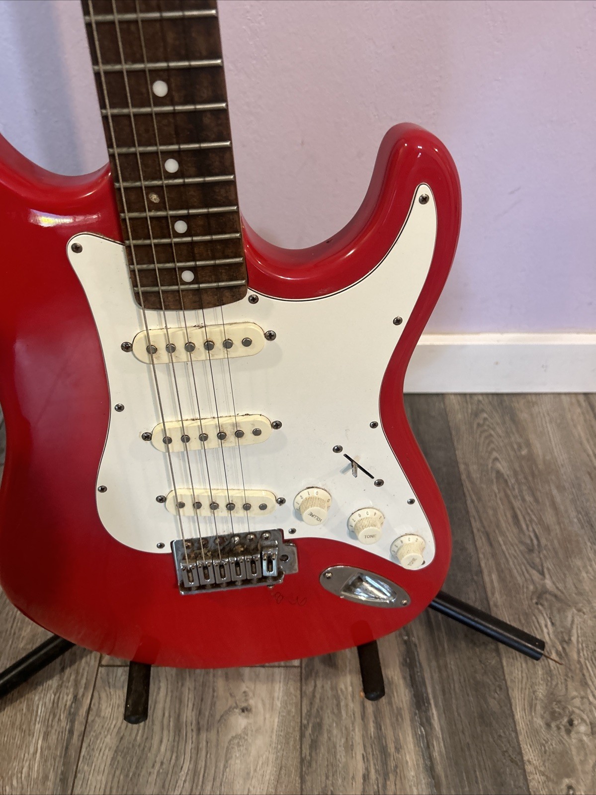 Silver tone Red & White Electric Guitar Model SS – 11/R