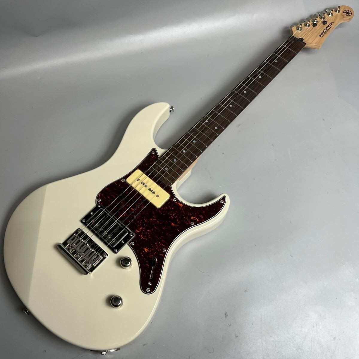 YAMAHA PACIFICA PAC311H VW Electric Guitar Vintage White with Gin bag
