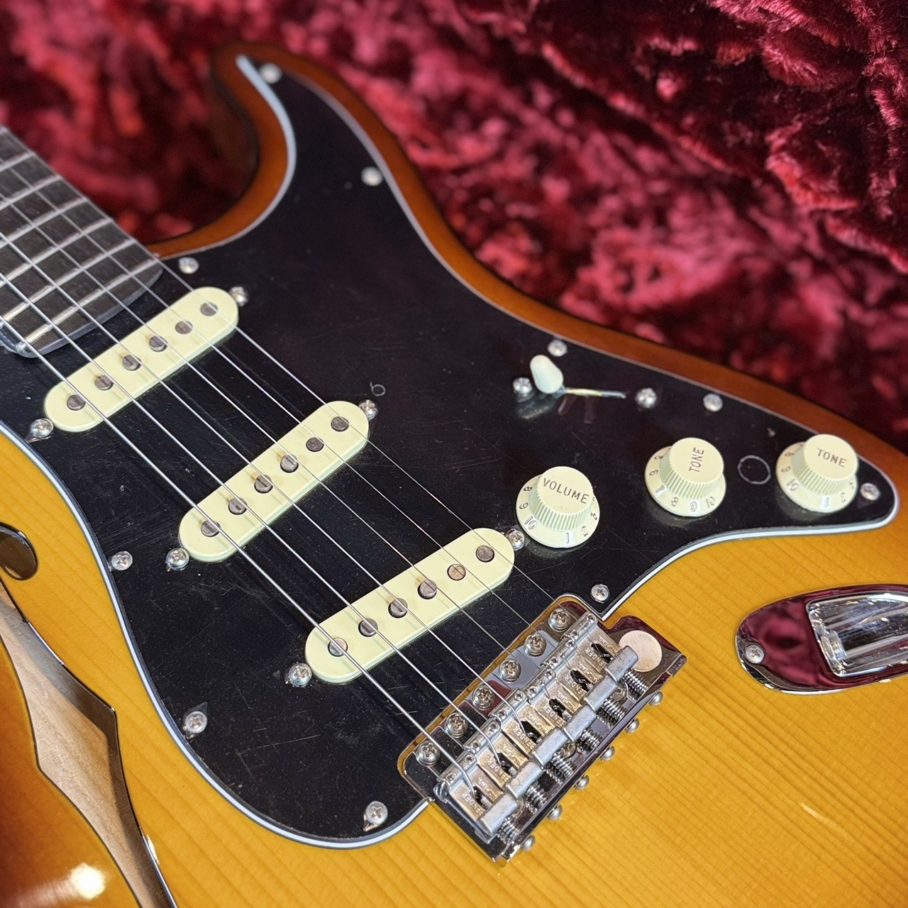 Fender Suona Stratocaster Thinline Violin Burst Used Electric Guitar