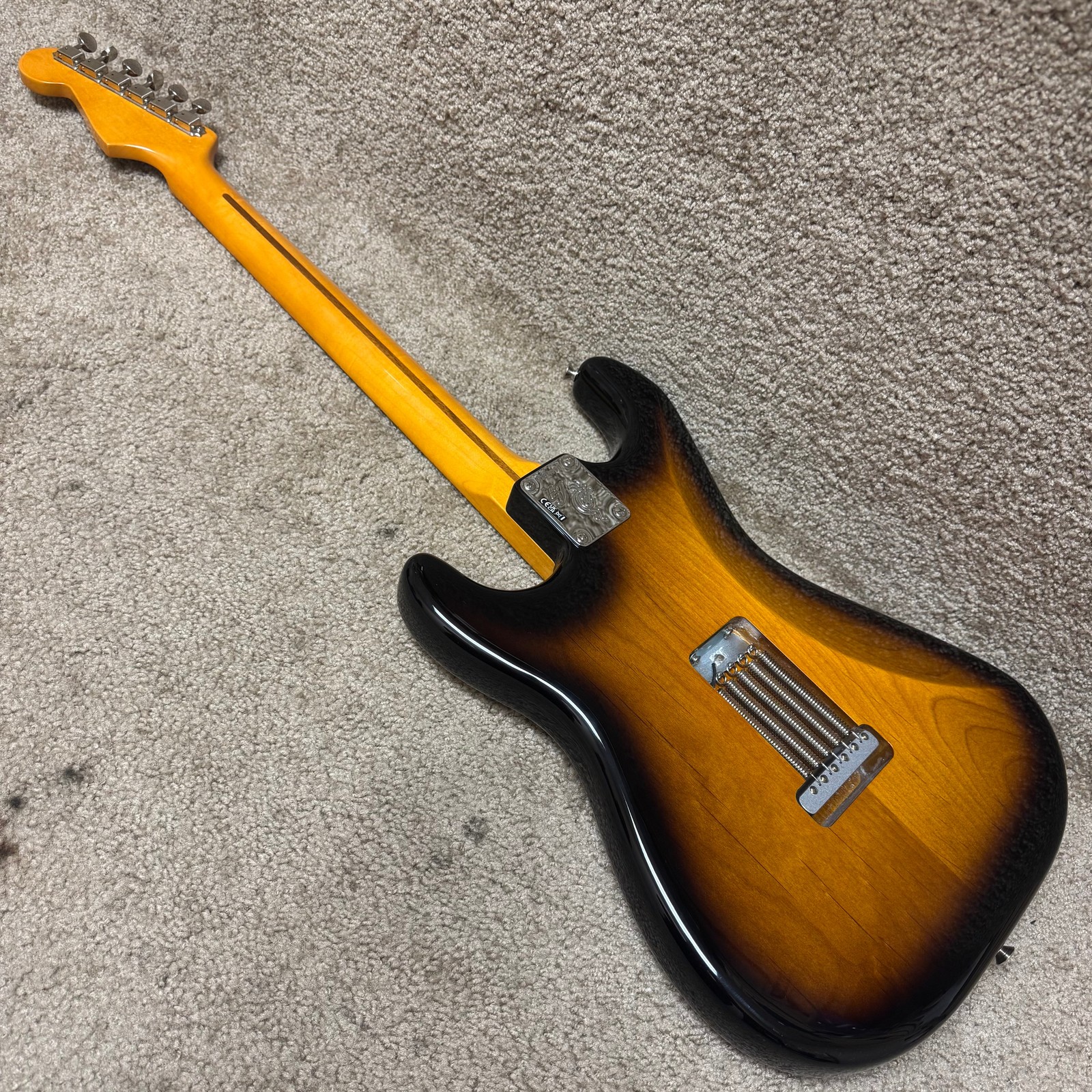 Fender Eric Johnson Stratocaster 2-Tone Sunburst Guitar w/ OHSC