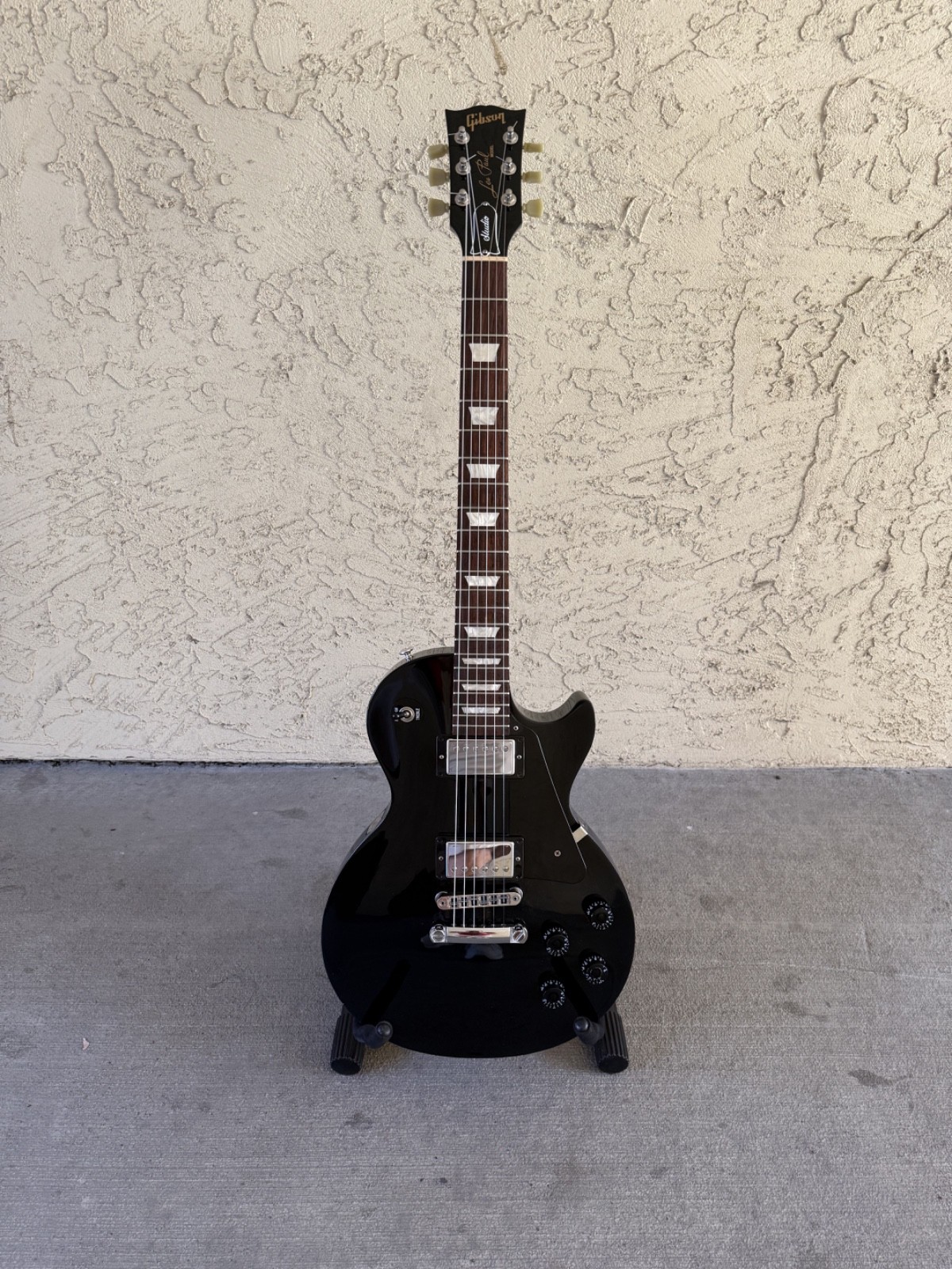 Gibson Les Paul Studio Ebony Black w/ OHSC Push Pull Pots