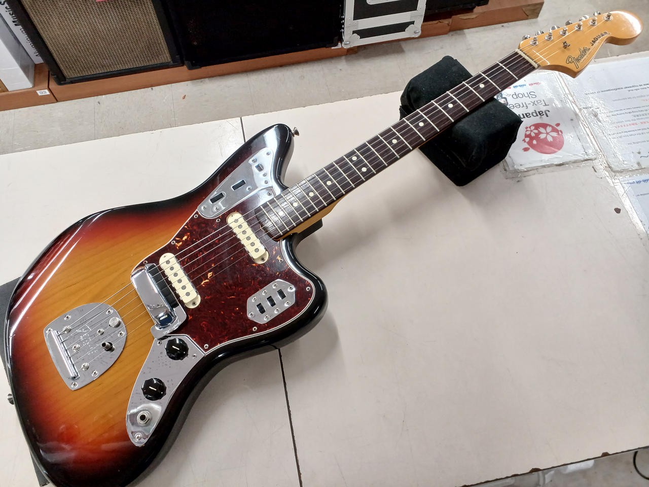 FENDER AMERICAN VINTAGE ’62 JAGUAR ELECTRIC GUITAR 951862