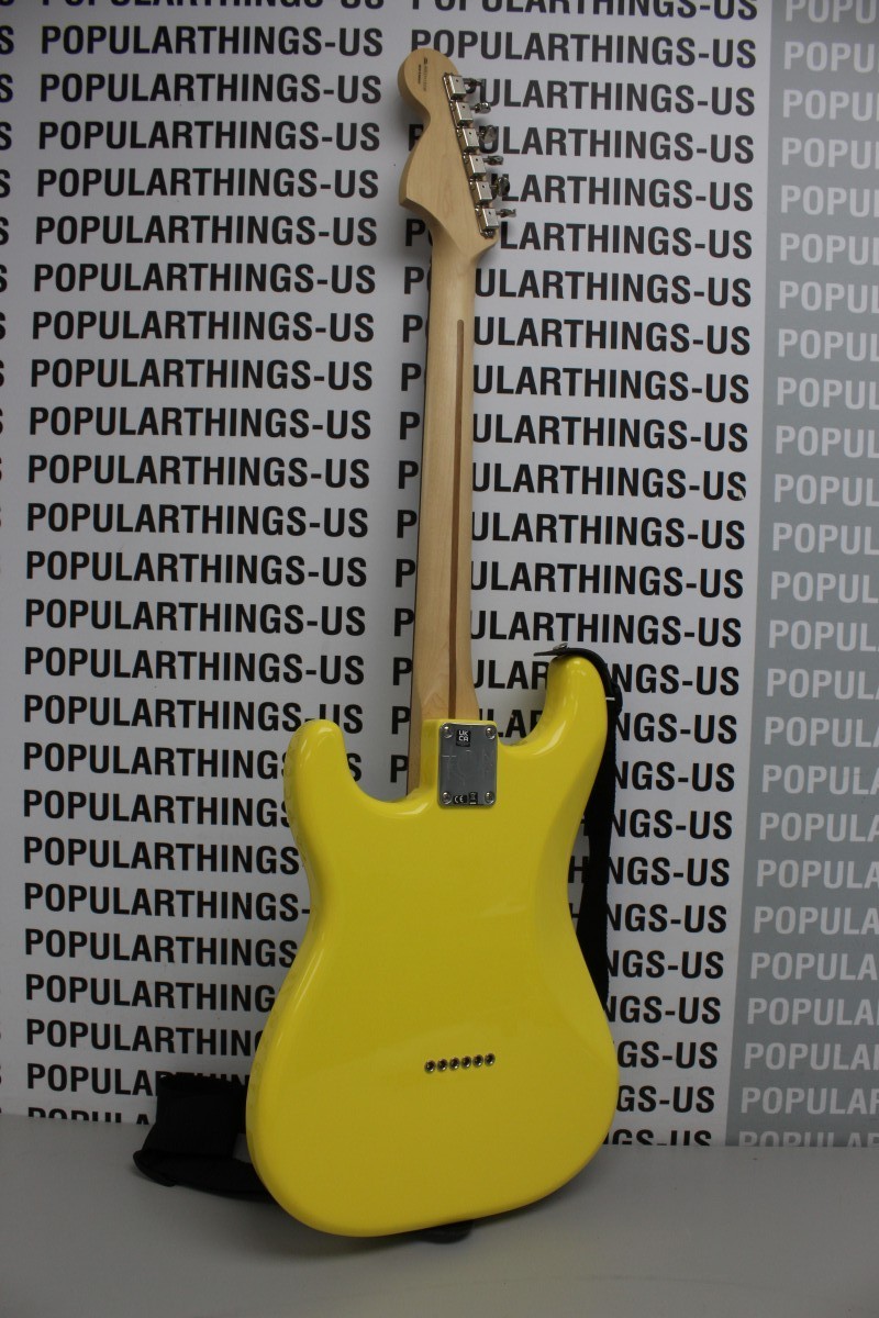 Fender Stratocaster Tom Delonge Graffiti Yellow Deluxe Edition Guita (C32042235)