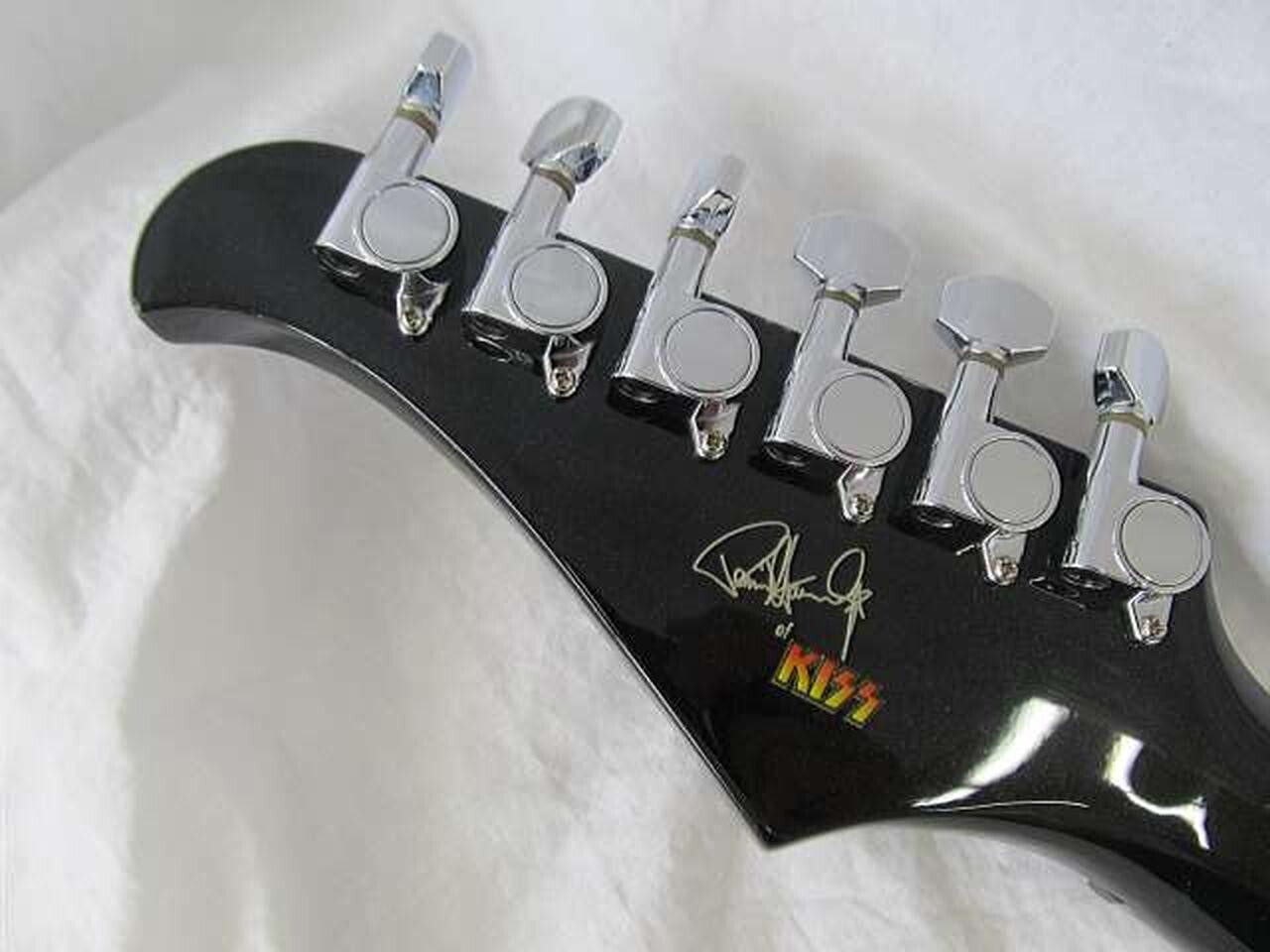 Silvertone PS-AP1 Paul Stanley Apocalypse Guitar Kiss
