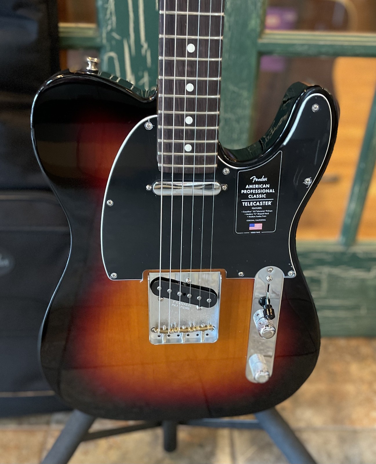 Fender American Professional Classic Telecaster in 3 Color Sunburst w Fender Bag