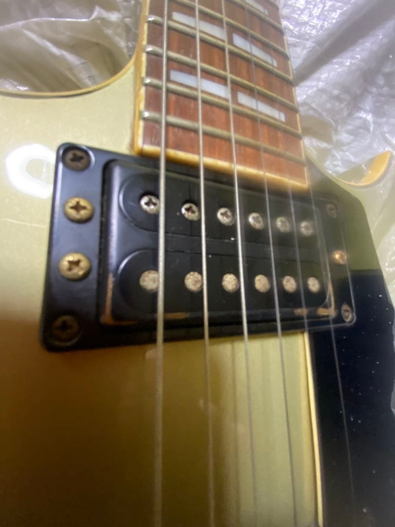Electric Guitar Yamaha SG500 Silver Refinish Gold Hardware Japan Vintage