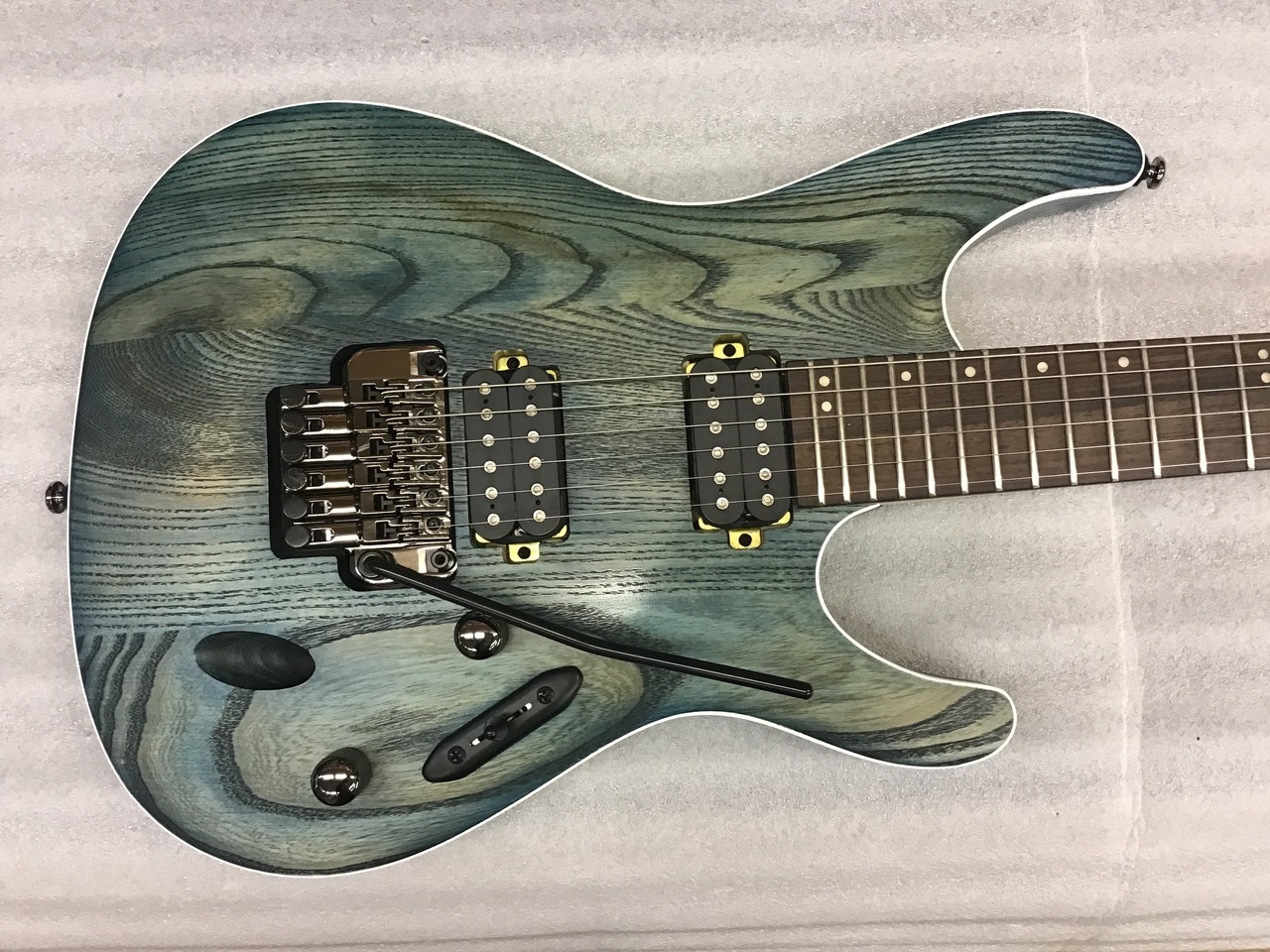 Ibanez S520AH/OBF Electric Guitar Ash Body Rosewood Neck 648mm Scale Used