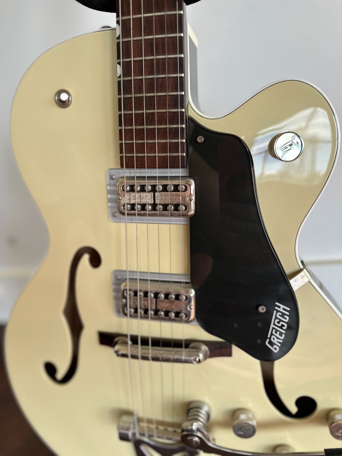 Gretsch 6118T-LIV Anniversary Lotus Ivory Guitar