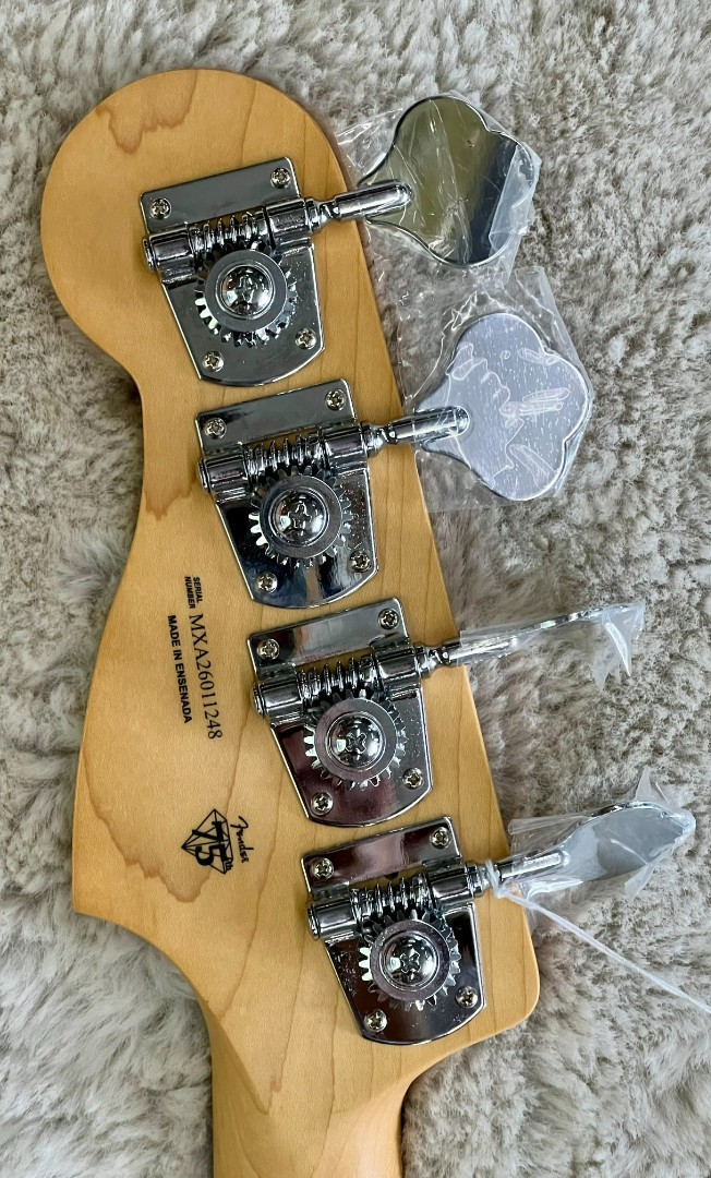 Fender 75th Anniversary Player II Precision Bass®, Rosewood board, Daphne Blue