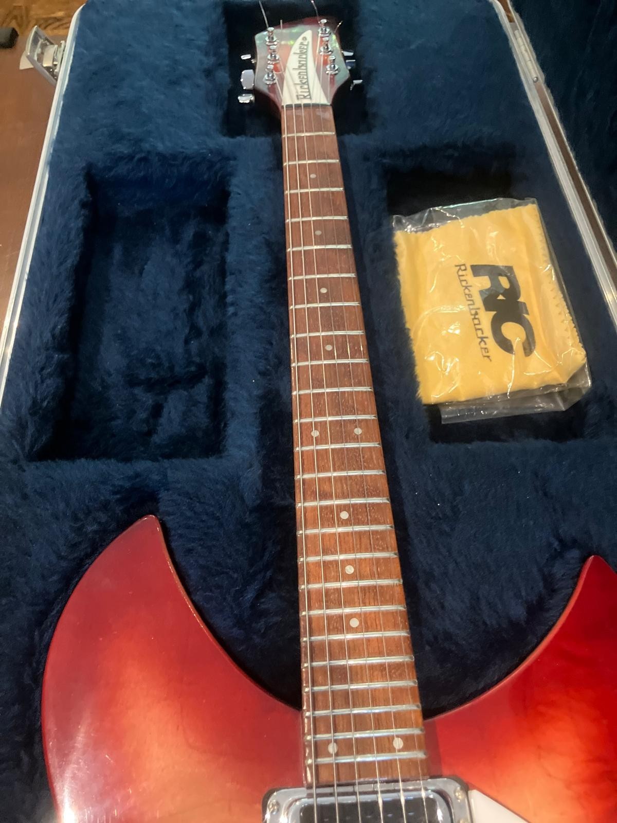 Rickenbacker 330 Fireglo Red Semi-Hollow 6-String Electric Guitar + Hard Case
