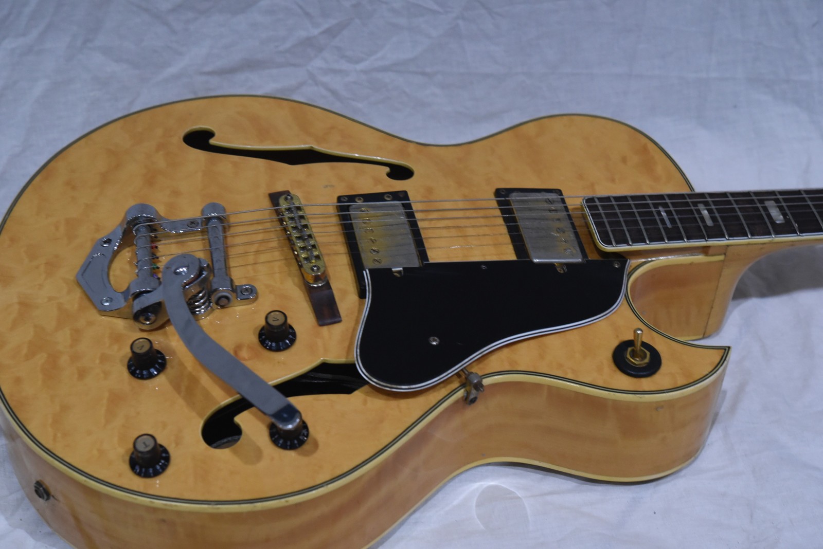 Aria 2312 Hollow Body Electric Guitar – Maple Flame – Vintage Japan 1970s ES175