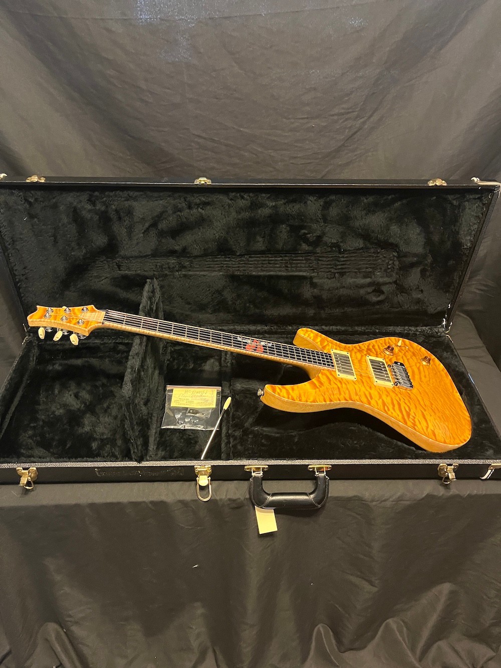 Mcnaught Phoenix Rising Quilt Top Guitar in Amber W/OHSC-Excellent!