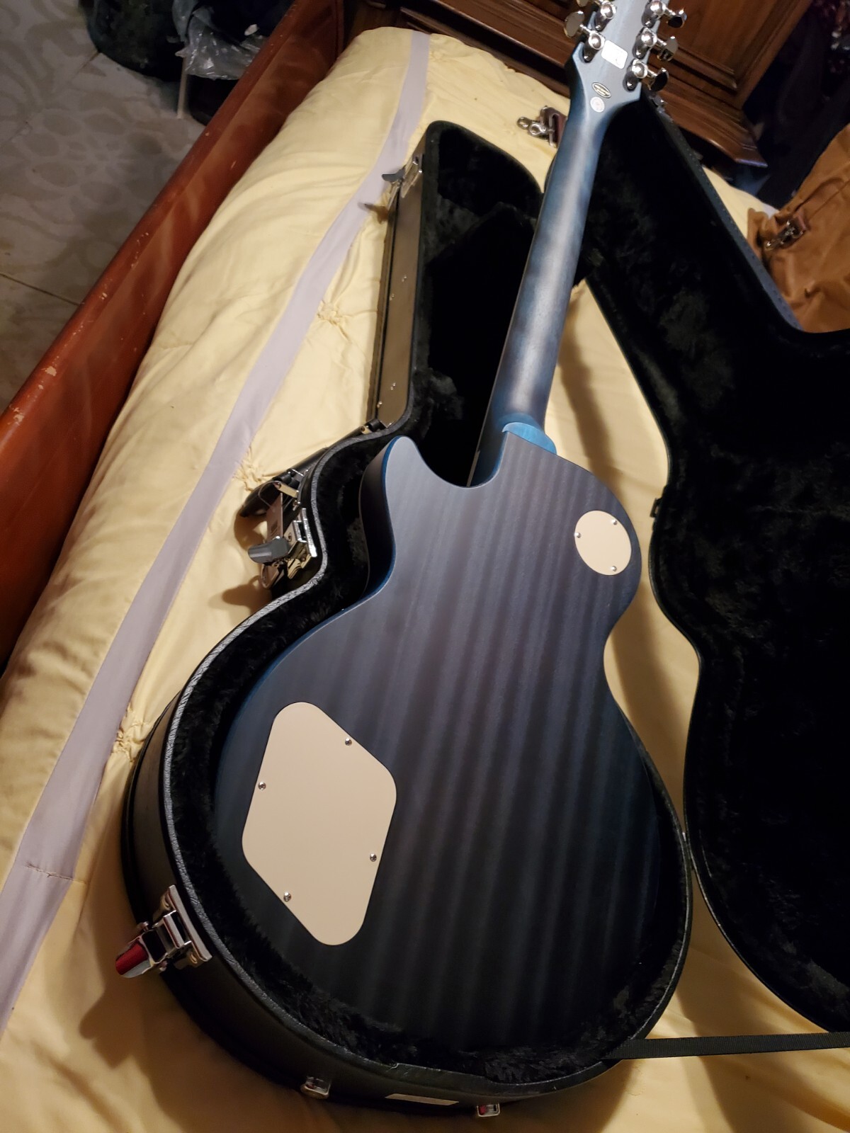 Epiphone Les Paul Traditional Pro WornPacific Blu Hard case Excellent Condition