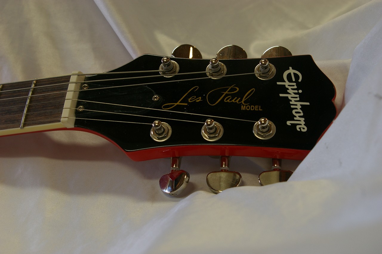 Epiphone Power Players Les Paul Lava Red Short Scale Electric Guitar