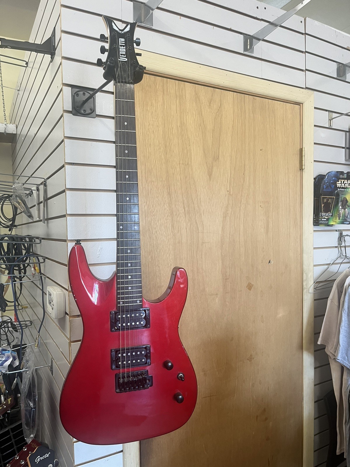 Dean Vendetta Electric Guitar In Red