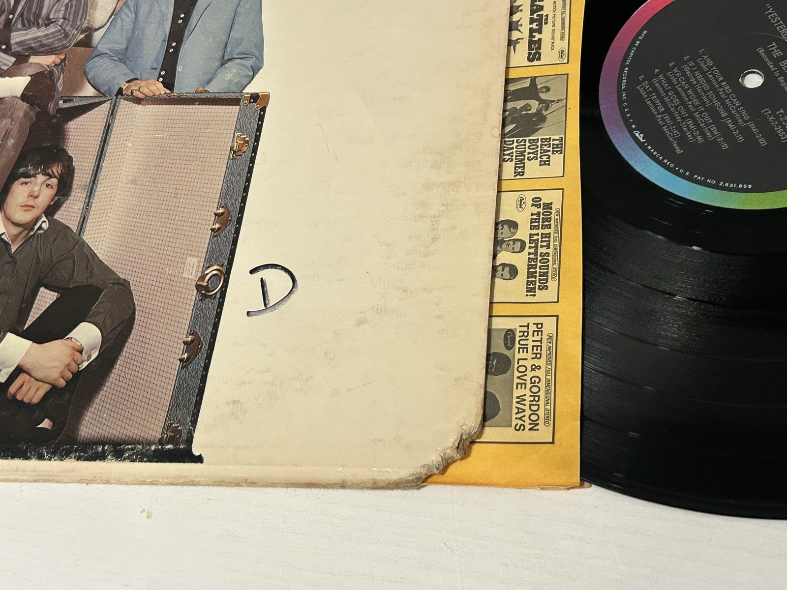 THE BEATLES YESTERDAY AND TODAY LP. MONO 2ND STATE BUTCHER COVER T-2553. VG/VG+