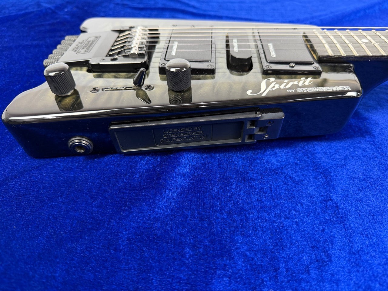 Spirit Steinberger GT-PRO Quilt Top Deluxe Used Maple+Basswood Black w/Soft case