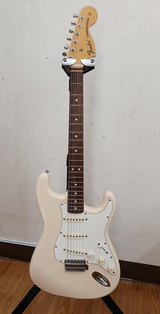 FENDER JAPAN STRATOCASTER Electric Guitar-15