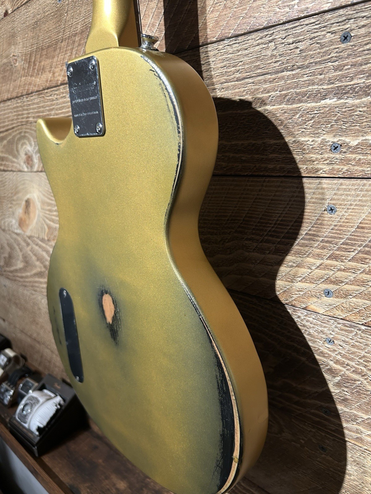Epiphone Les Paul Junior P90 – Aztec Gold Nitro over Sunburst Road Worn