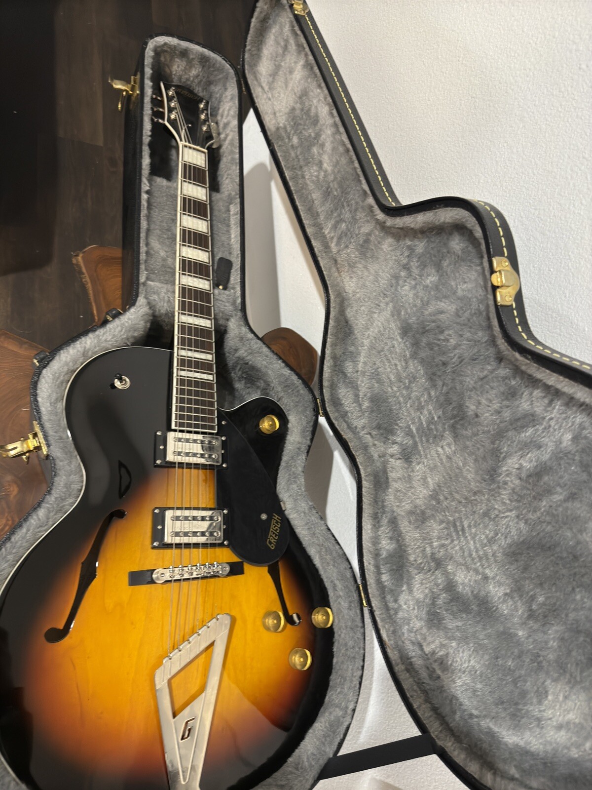 Gretsch Streamliner G2420 – Aged Brooklyn Burst With Case And Strap