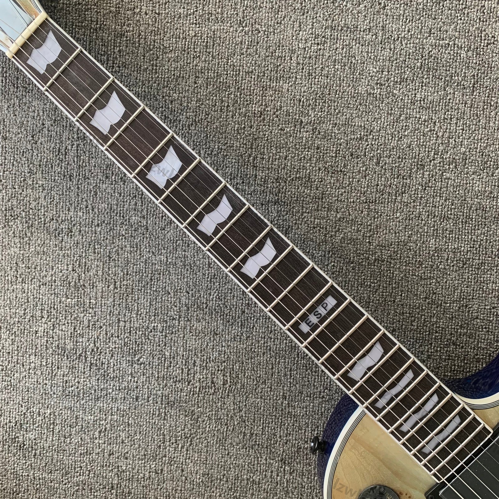 Solid Electric Guitar HH Active Pickups Burl Maple Blue Sunburst Finish Black HW