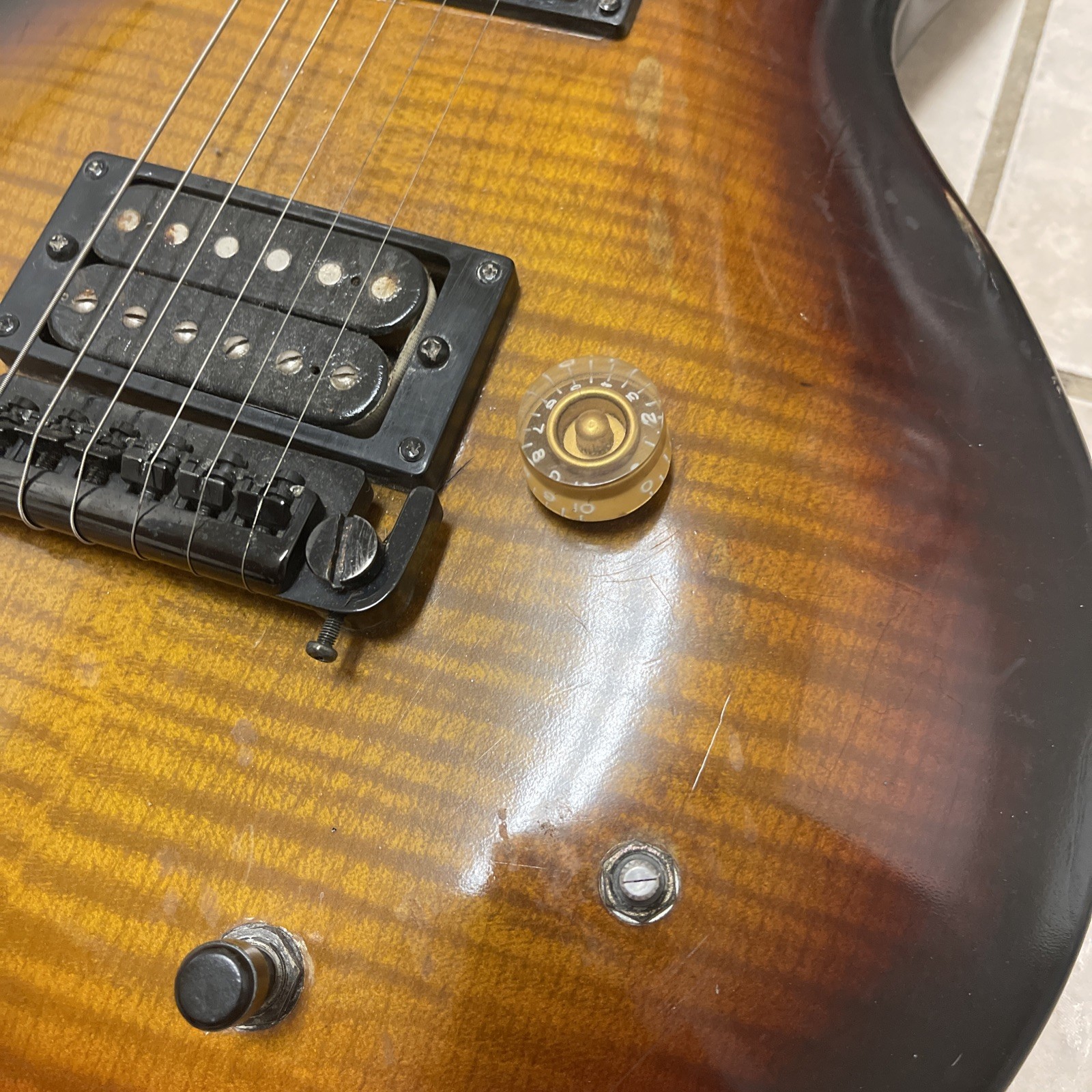 Vintage Vantage VS Electric Sunburst Guitar