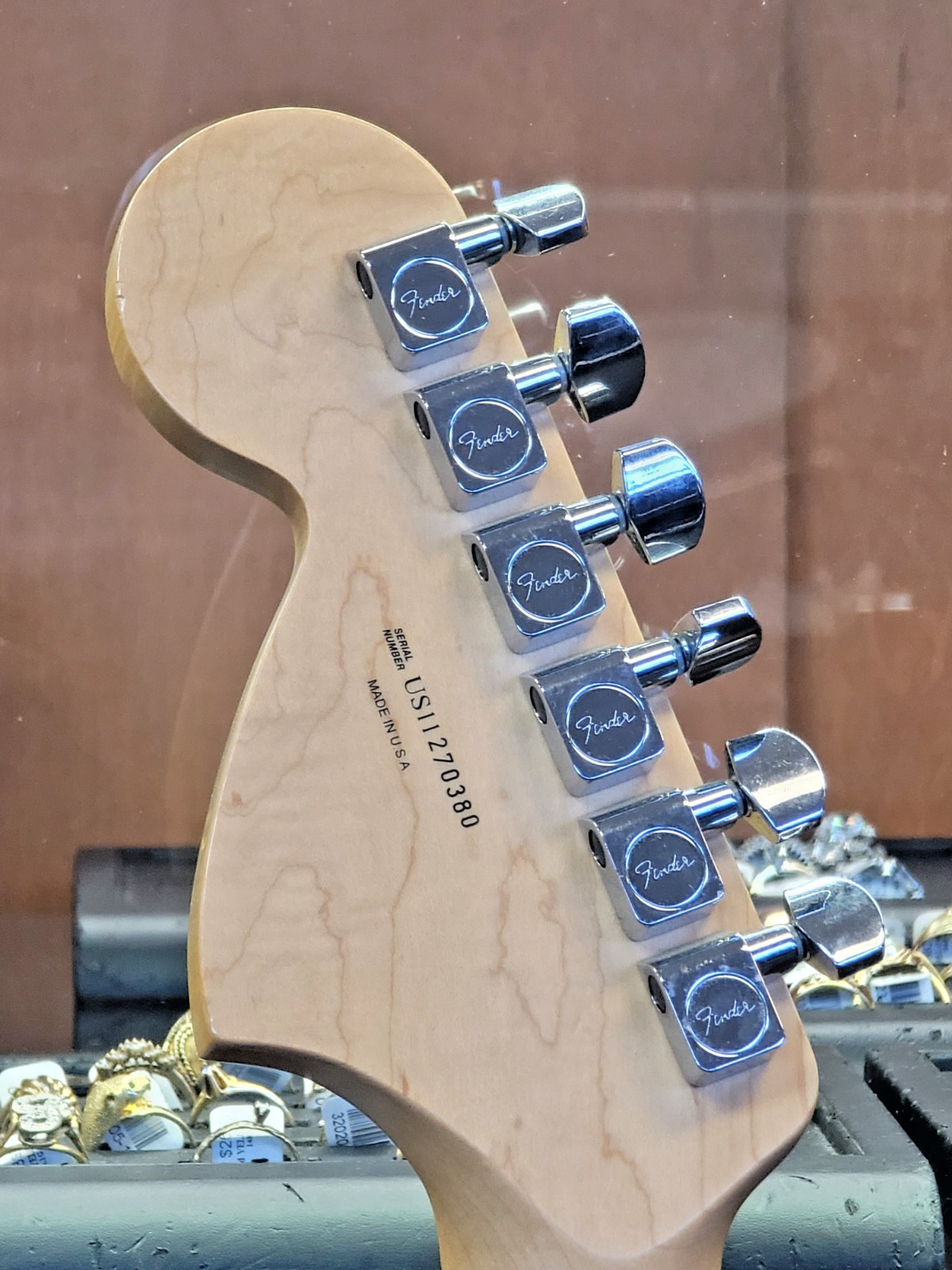 Fender American Special Stratocaster – Rosewood Fingerboard – Black Face w/ Case