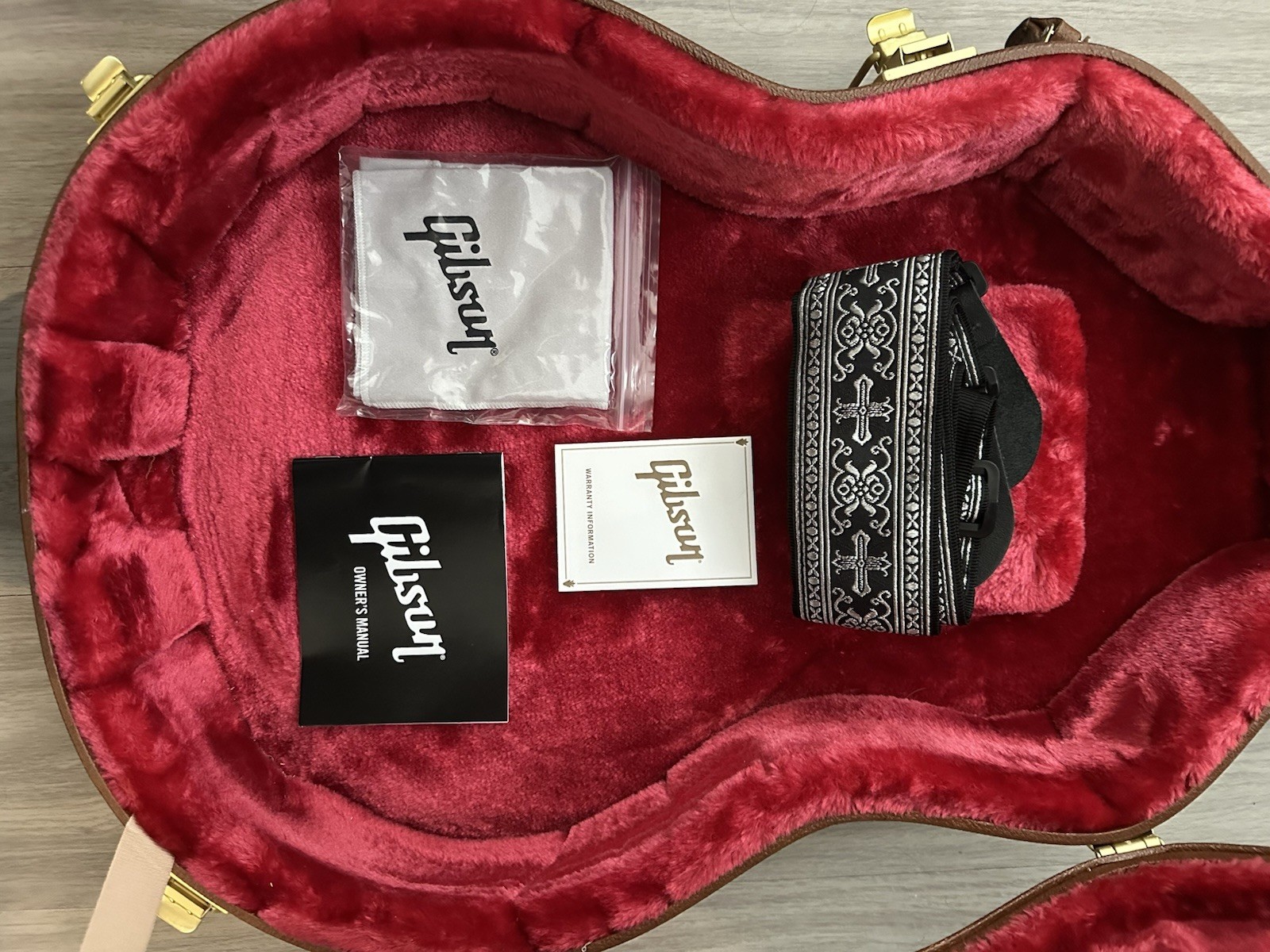 Gibson ES-335 Semi-Hollow Electric Guitar 60’s Cherry + Orange Crush 20RT Amp
