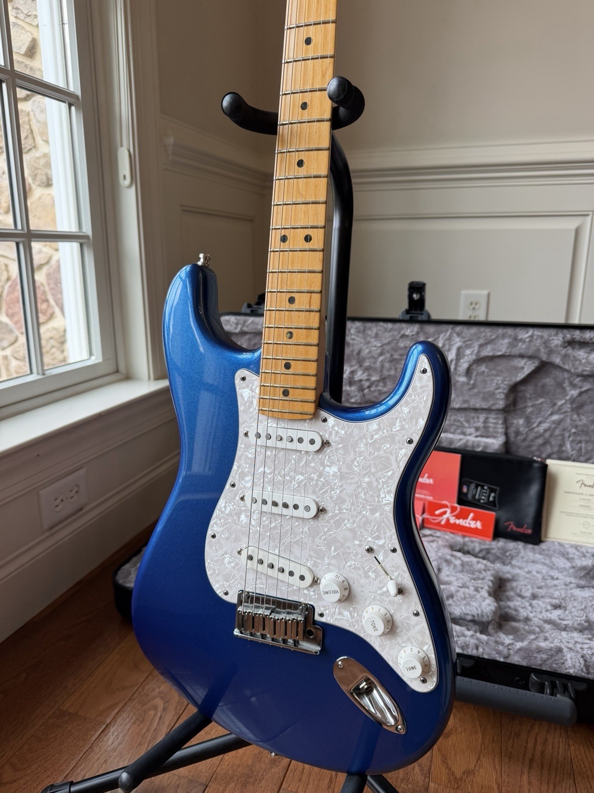 2022 Fender American Ultra Stratocaster Maple Fretboard – Cobra Blue
