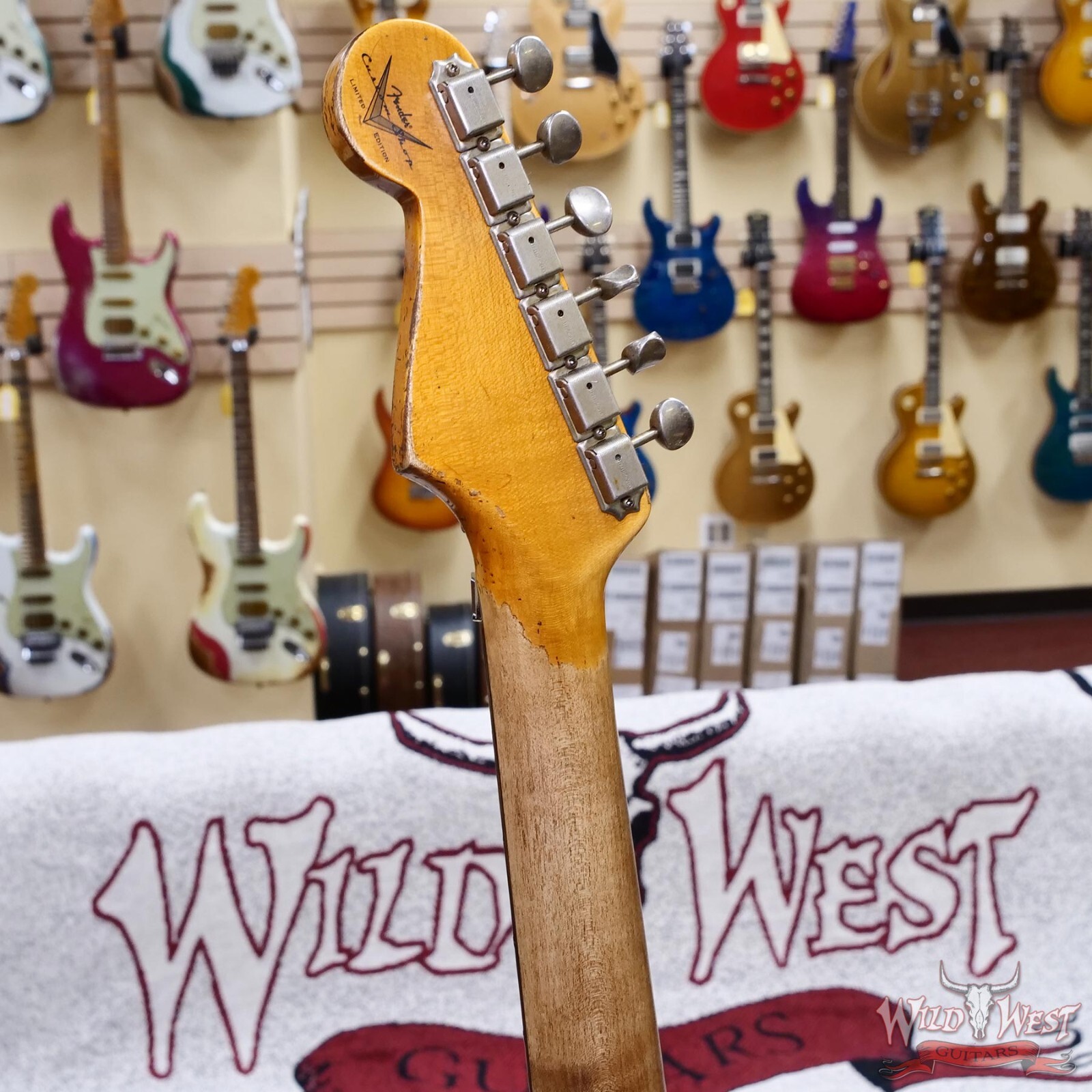 Fender Custom Shop Wild West White Lightning Stratocaster HSH Floyd Rose RW 8.10