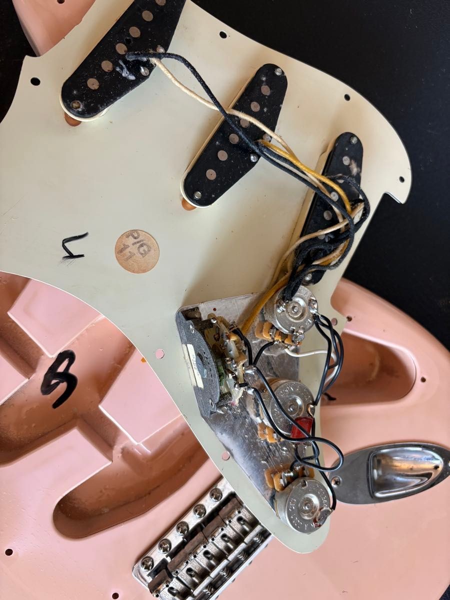 Fender Mexico Classic Series ’60s Stratocaster Shell Pink