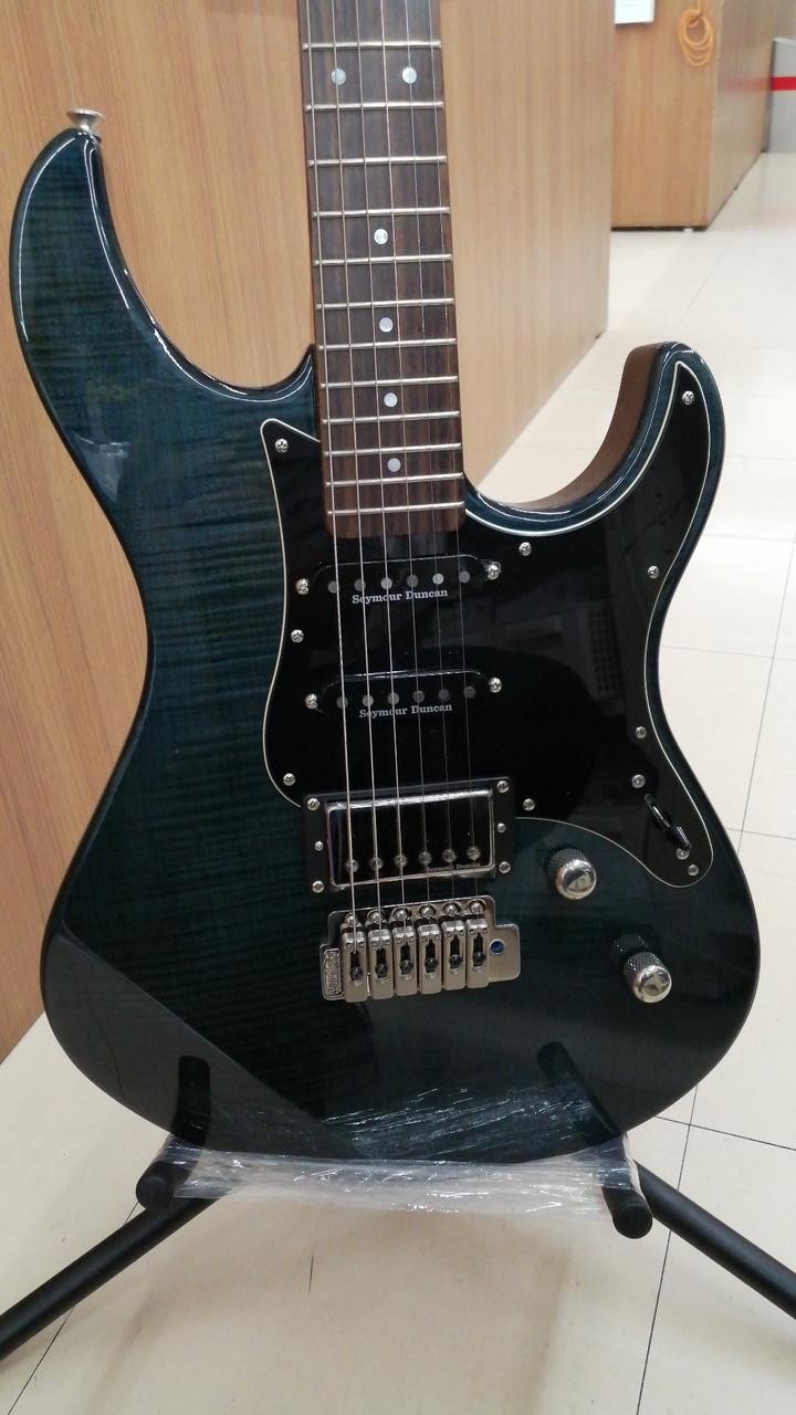 YAMAHA PAC612VIIFM Electric Guitar-05