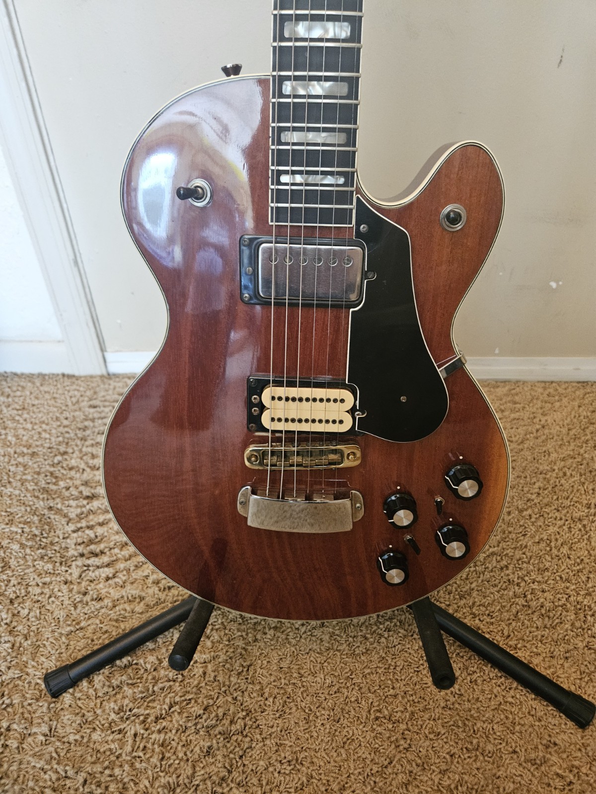 Hagstrom Swede 1970’s Mahogany w/case