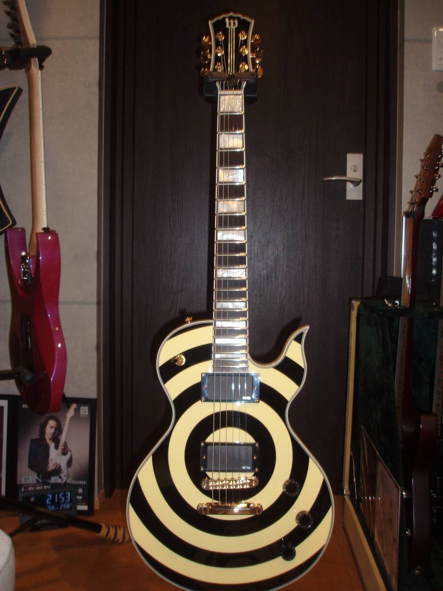 Electric Guitar Wylde Audio Odin Grail Genesis Bullseye 2017 White Black EMG