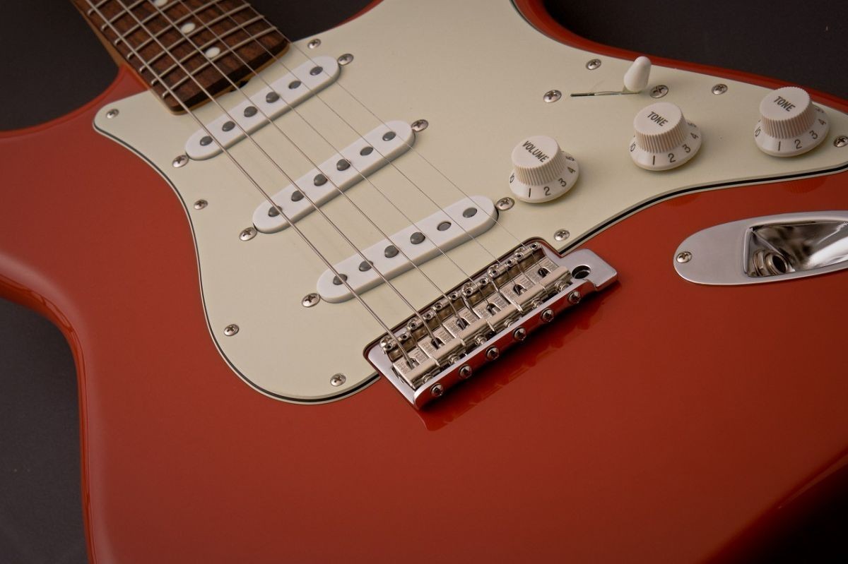 Fender / FSR Made in Japan Traditional II 60s Stratocaster -Fiesta Red-