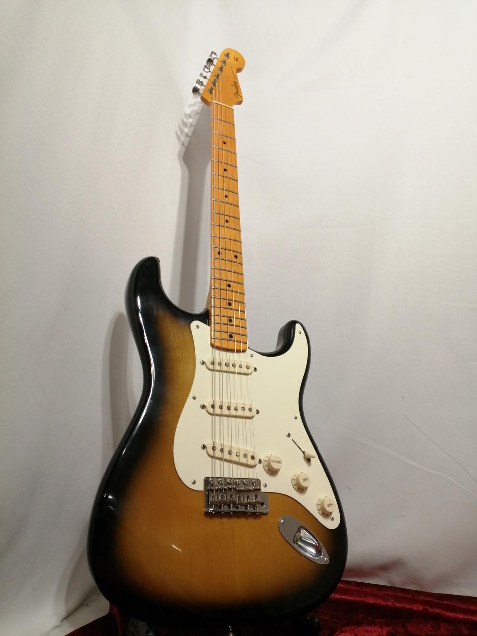 FENDER ERIC JOHNSON ST Electric Guitar