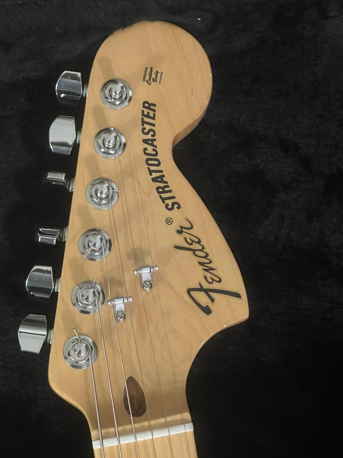 FENDER AMERICAN SPECIAL STRAT HSS AND 13 PIN ROLAND GK-3 PICKUP WITH CASE
